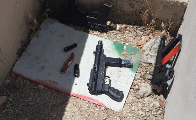 הנשקים מפיגוע ירי בשומרון (צילום: דוברות המשטרה)