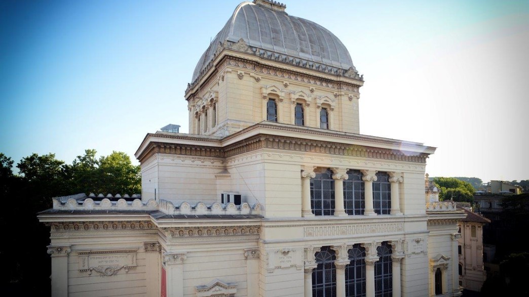 בתי כנסת שבועות, בית הכנסת הגדול ברומא - 1