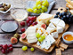 צלחת גבינות (צילום:  Anna_Pustynnikova, shutterstock)