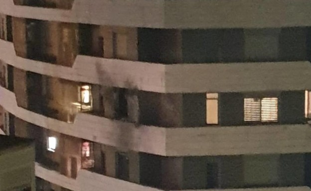 פגיעה ישירה בבניין רב-קומות באשדוד