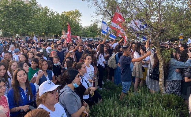 עצרת להשבת הבנים מול משרד ראש הממשלה (צילום: המהד)