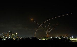 יירוטים מעל שמי הדרום (צילום: Edi Israel/Flash90)