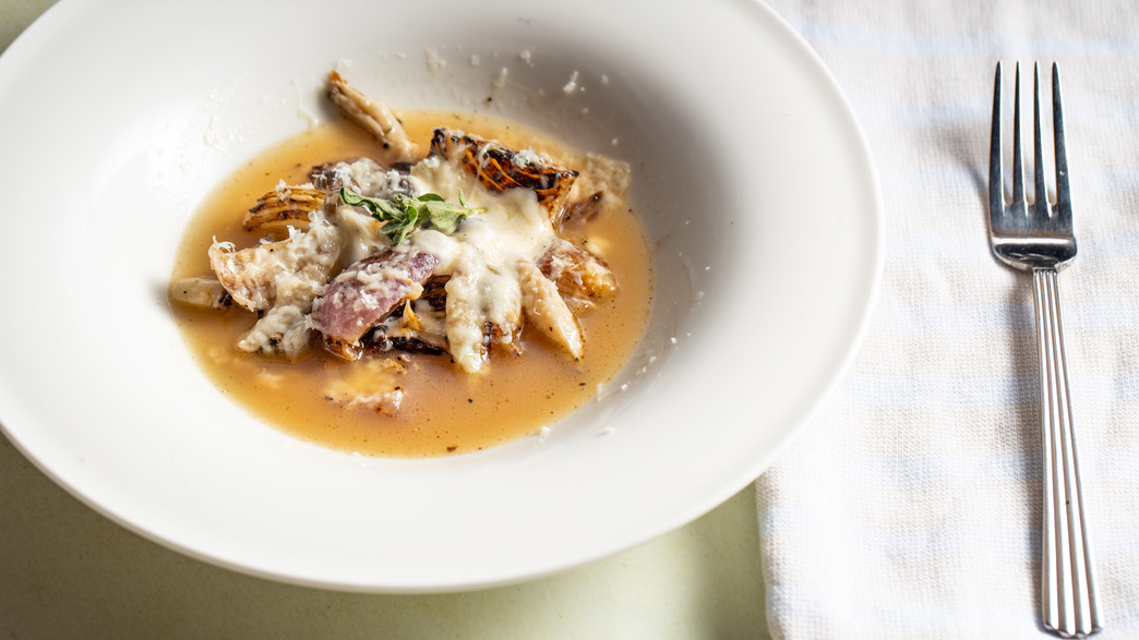 בצלים מקורמלים עם תערובת גבינות - עדי ויינברג