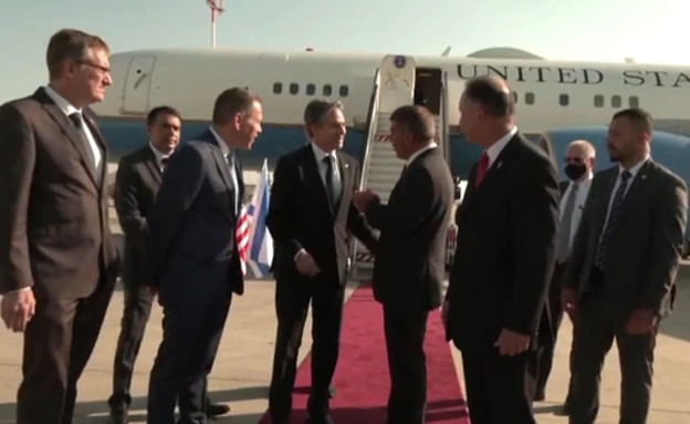 שר החוץ האמריקני אנתוני בלינקן נוחת בנמל התעופה בן גוריון