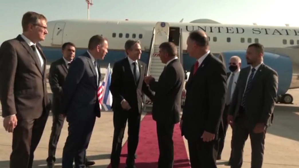 שר החוץ האמריקני אנתוני בלינקן נוחת בנמל התעופה בן גוריון