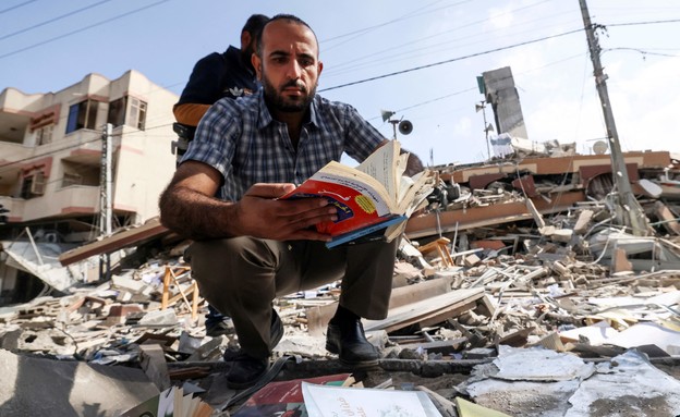 חנות הספרים העזתית שנהרסה (צילום: Mahmud Hams / AFP, Getty images)