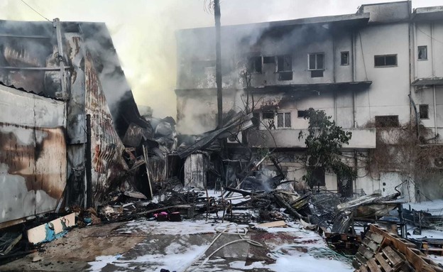 השריפה שפרצה בשוק העירוני בטבריה (צילום: כבאות והצלה לישראל)