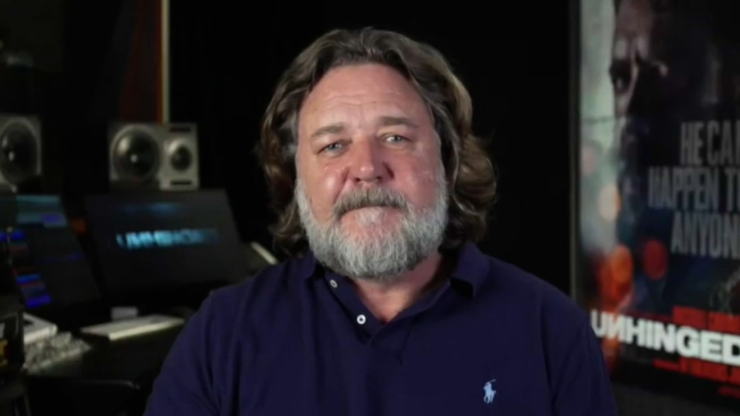 The Russell Crowe incident in front of the fans in Paris