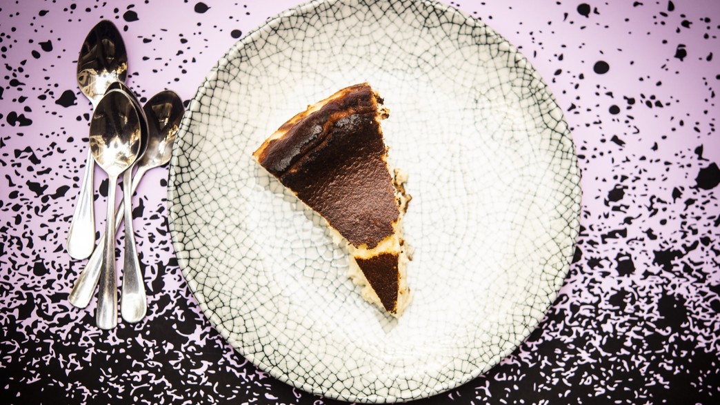 בושוויק - עוגה באסקית בושוויק - עוגה באסקית