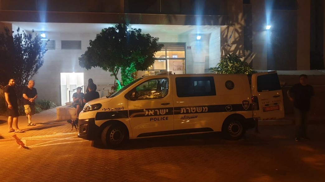 חשד לרצח והתאבדות בכפר יונה. זירת האירוע חשד לרצח והתאבדות בכפר יונה. זירת האירוע