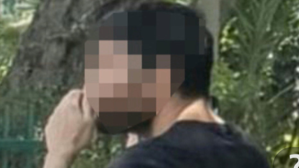 צפון ת"א: אם מודאגת תיעדה פדופיל בגן ציבורי