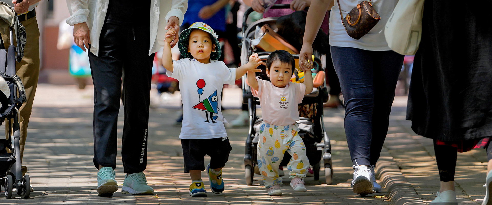 הורים סינים (צילום: reuters)