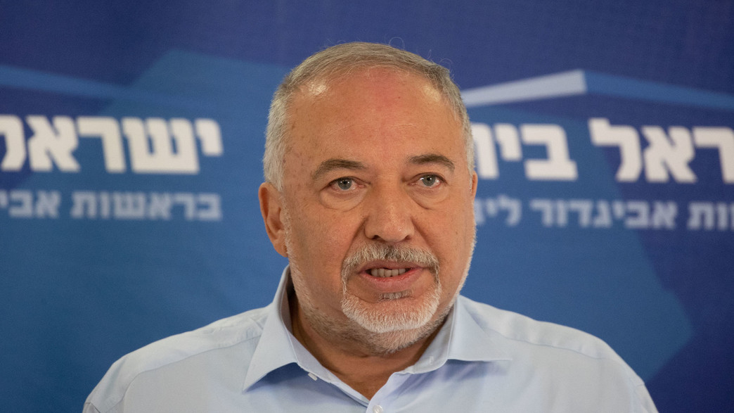 יו"ר ישראל ביתנו אביגדור ליברמן בישיבת סיעה