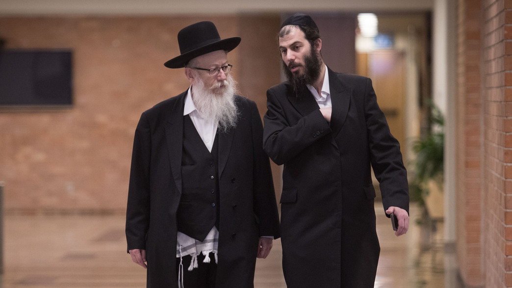 השר יעקב ליצמן ועוזרו מוטי בבצ'יק