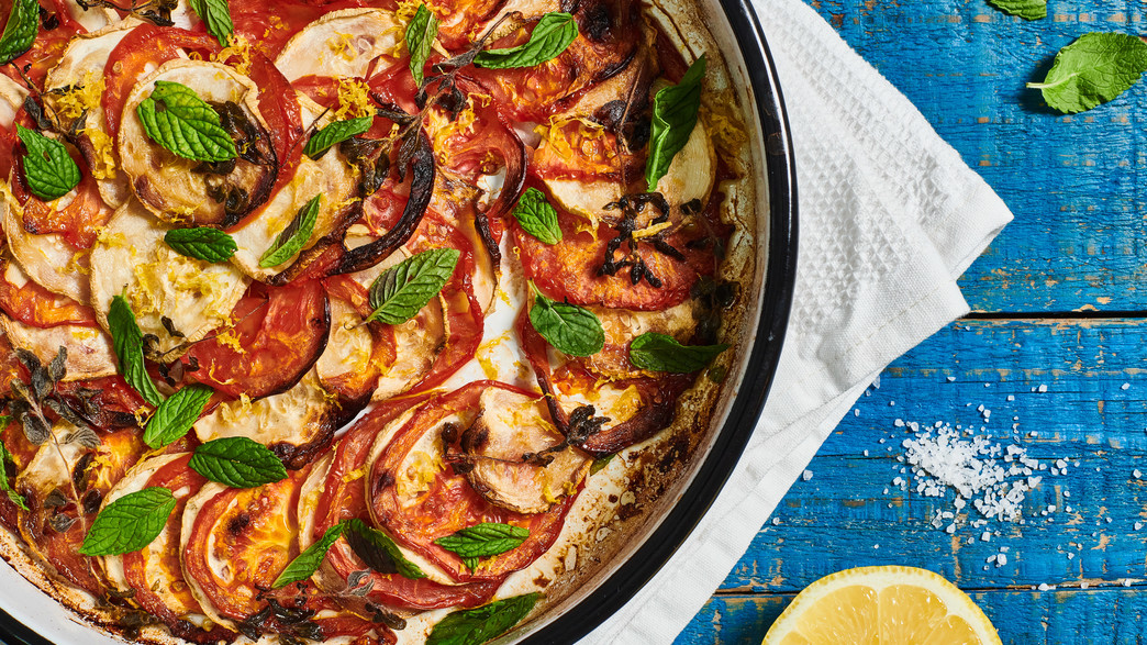 קישוא ועגבניות צלויות.זעתר גרידת לימון