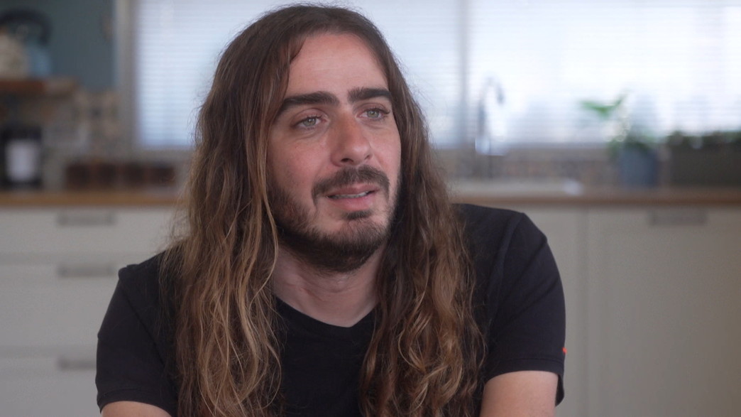 סולן הפיל הכחול הופיע על במה שהונגשה עבורו סולן הפיל הכחול הופיע על במה שהונגשה עבורו