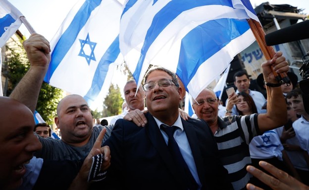 ח"כ איתמר בן גביר במצעד הדגלים בירושלים (צילום: יונתן זינדל, פלאש 90) ח"כ איתמר בן גביר במצעד הדגלים בירושלים (צילום: יונתן זינדל, פלאש 90)