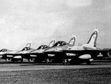 רביעיית מטוסי תקיפה שהשתתפו במבצע אופרה (צילום: ביטאון חיל האוויר)