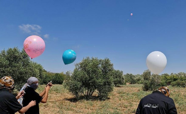 N12 - אחרי שבועיים שקטים: שרפות פרצו בעוטף עזה כתוצאה מבלוני... - Vimarsana News