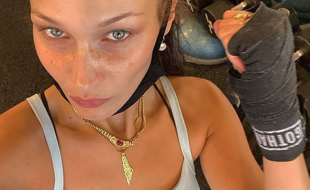 Bella Hadid was photographed with the Israel chain