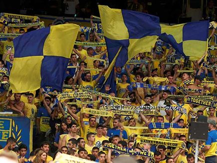 שיפרו גם את מאזן ההכנסות. מכבי ת"א (צילום: אלן שיבר)