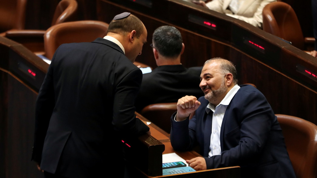 נפתלי בנט ומנסור עבאס במליאה‎