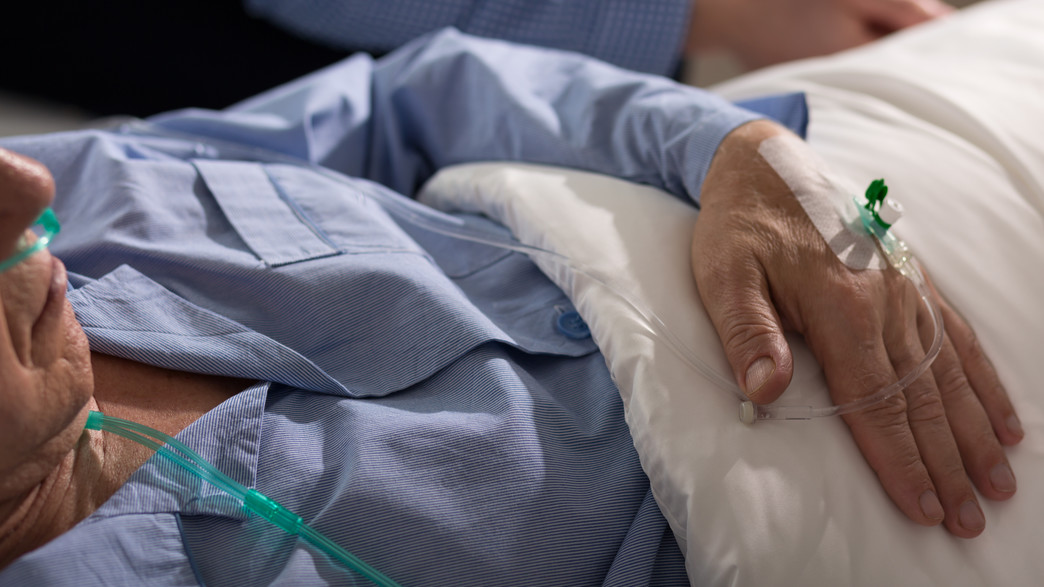 איש זקן, איש זקן עומד למות