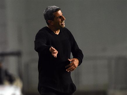 ממשיך לעקוב אחר זרים. מימר (ברני ארדוב)