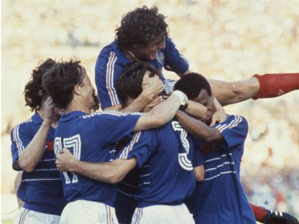 אחד המשחקים הגדולים של היורו, צרפת חוגגת ב-1984 (getty) (צילום: ספורט 5)