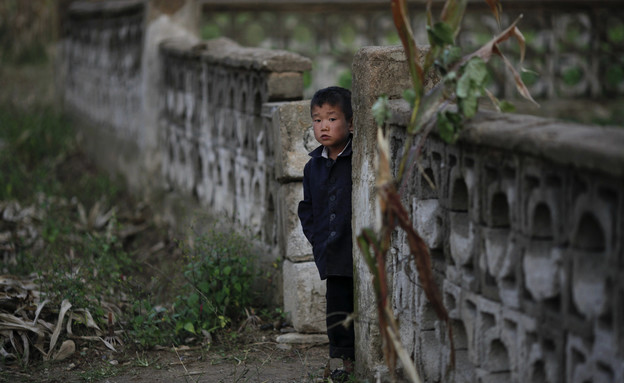 ילד רעב בצפון קוריאה (צילום: reuters)