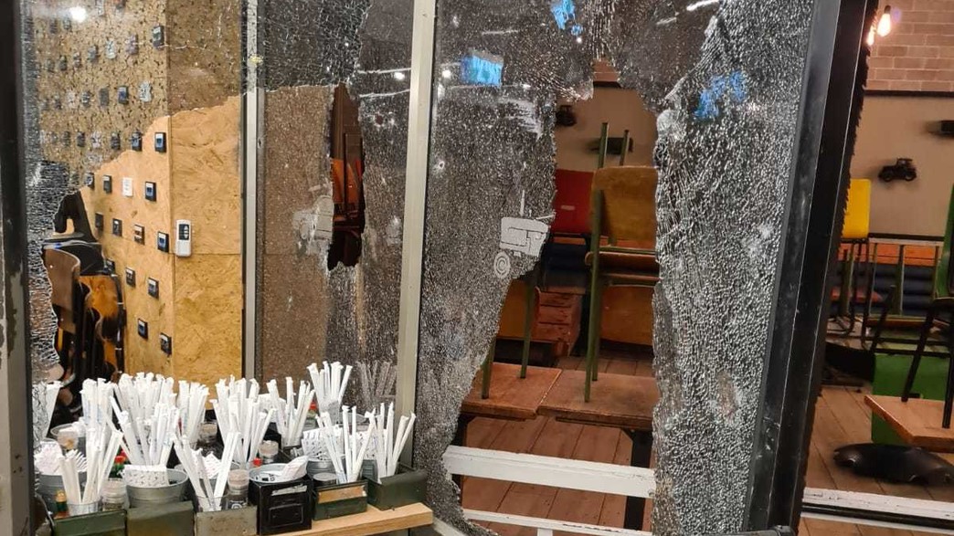 מסעדת ההמבורגרים בכביש 90 שהושחתה