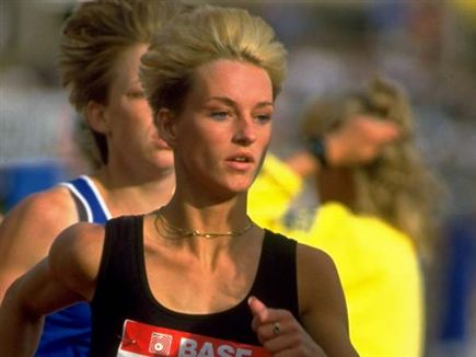 לוריין בייקר. ספורטאית אולימפית ואמא לכדורגלן (Getty)