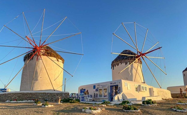 16 תחנות רוח פזורות ברחבי האי (צילום: דורון כהן)