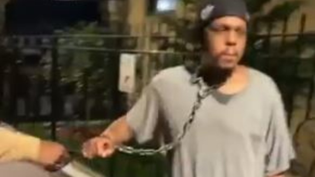 התעלל בכלב ונגרר בשרשרת התעלל בכלב ונגרר בשרשרת