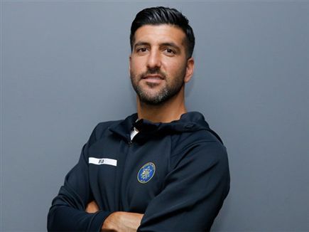 ריקן. ממשיך לעונה שביעית בצהוב (מכבי ת"א, רשמי)