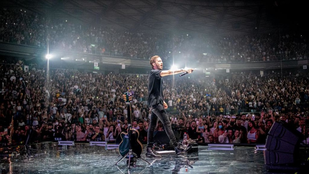 הופעה דניס לויד - היכל מנורה