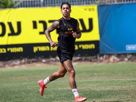מתאוסיניו. גם הוא חזר לאימונים אחרי ששהה בבידוד של שבועיים (צילום: בית"ר ירושלים)