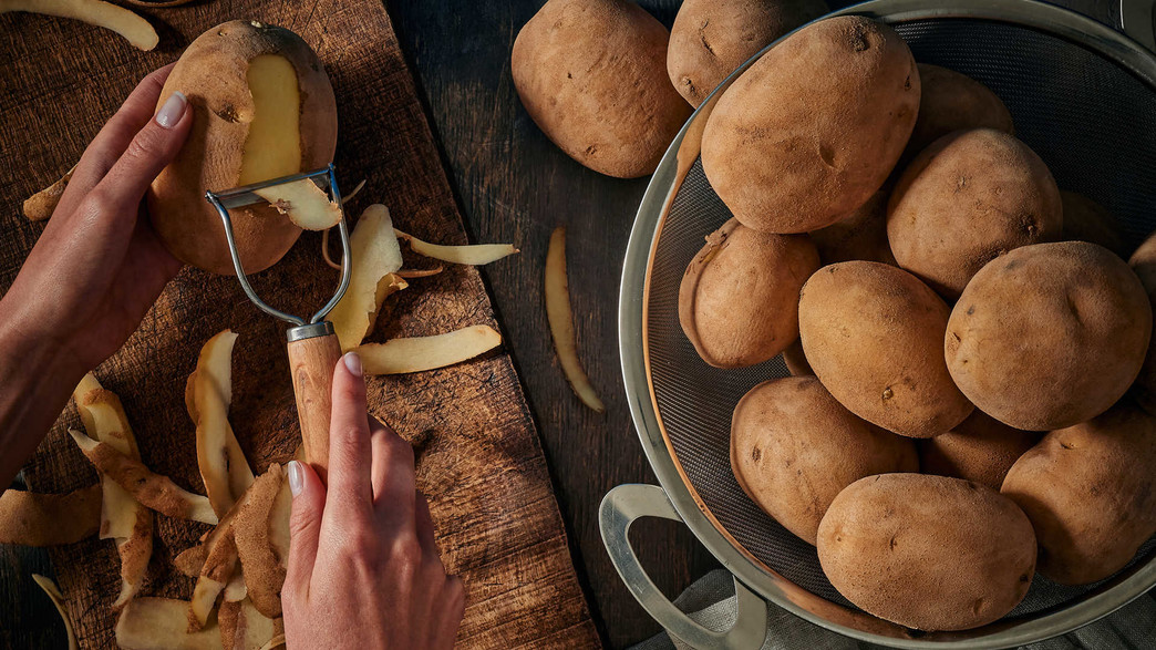 חיתוך תפוחי אדמה חיתוך תפוחי אדמה