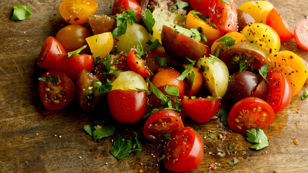 סלט עגבניות שרי