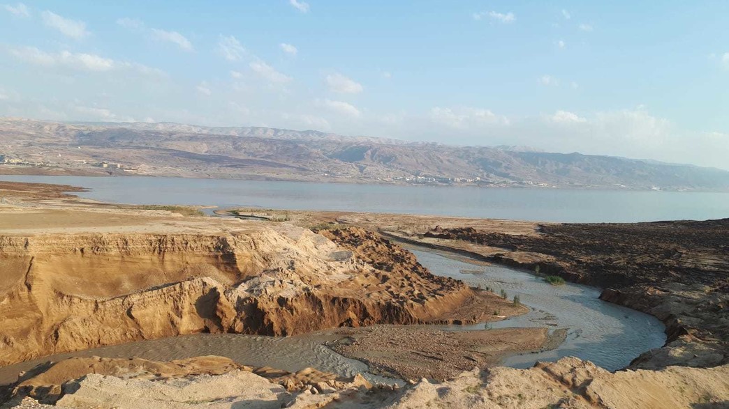 הנהר הסודי ליד ים המלח