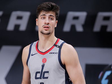 אבדיה עם המספר 41 על הגופייה (Getty)