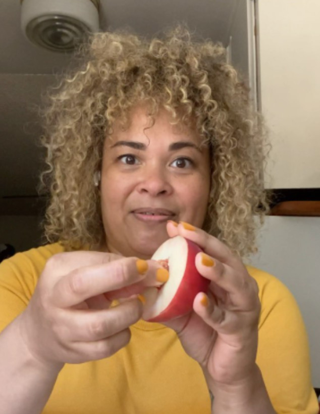 ככה חותכים אפרסק