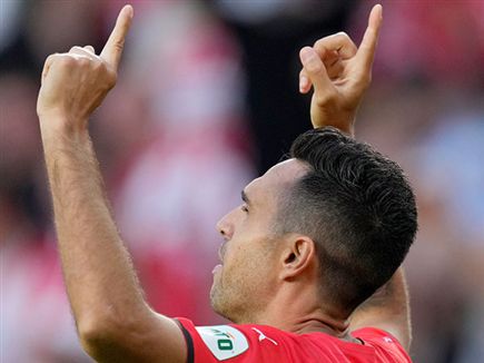 שלושער ענק (GETTY)