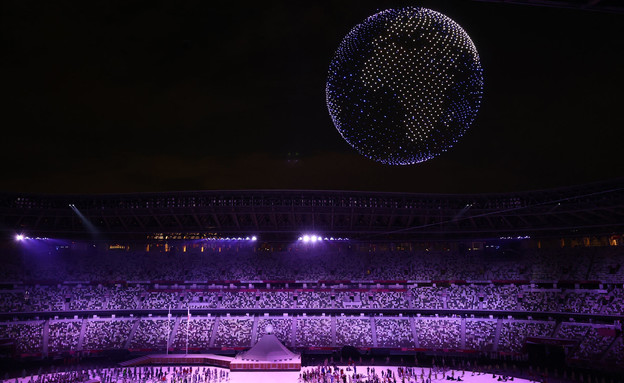 רחפנים בטקס פתיחת המשחקים האולימפיים בטוקיו (צילום: רויטרס)