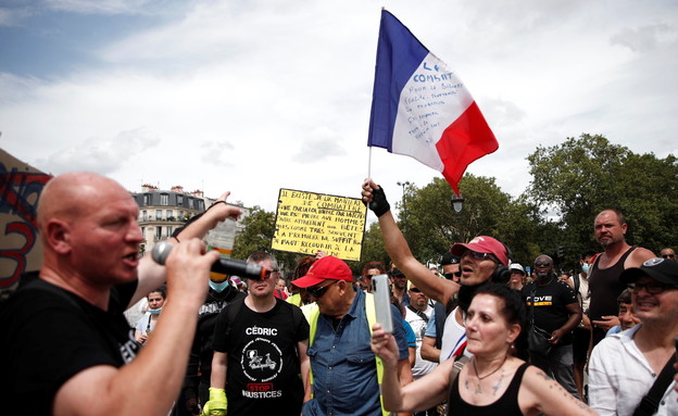 הפגנות בפריז נגד התו הירוק (צילום: רויטרס)