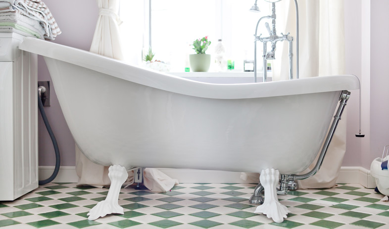 אמבטיה (צילום: Shebeko, Shutterstock)