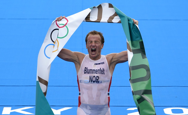 כריסטיאו בלומפלט זוכה במדליית זהב באולמפיאדיה  (צילום: ap)