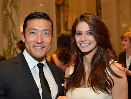 רופא גילה שאשתו מלכת היופי מנהלת חיים כפולים