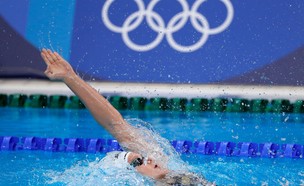אנסטסיה גורבנקו שוחה בגמר (צילום: סימונה קסטרווילארי באדיבות הוועד האולימפי בישראל)