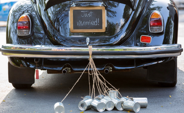 רכב חתונה - just married (צילום: shutterstock by Phaendin)
